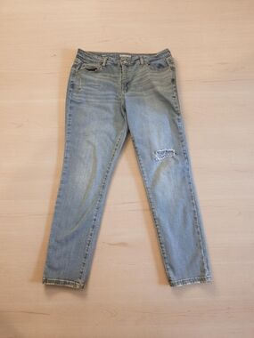 Sonoma Light Wash Skinny Jeans with Knee Distress